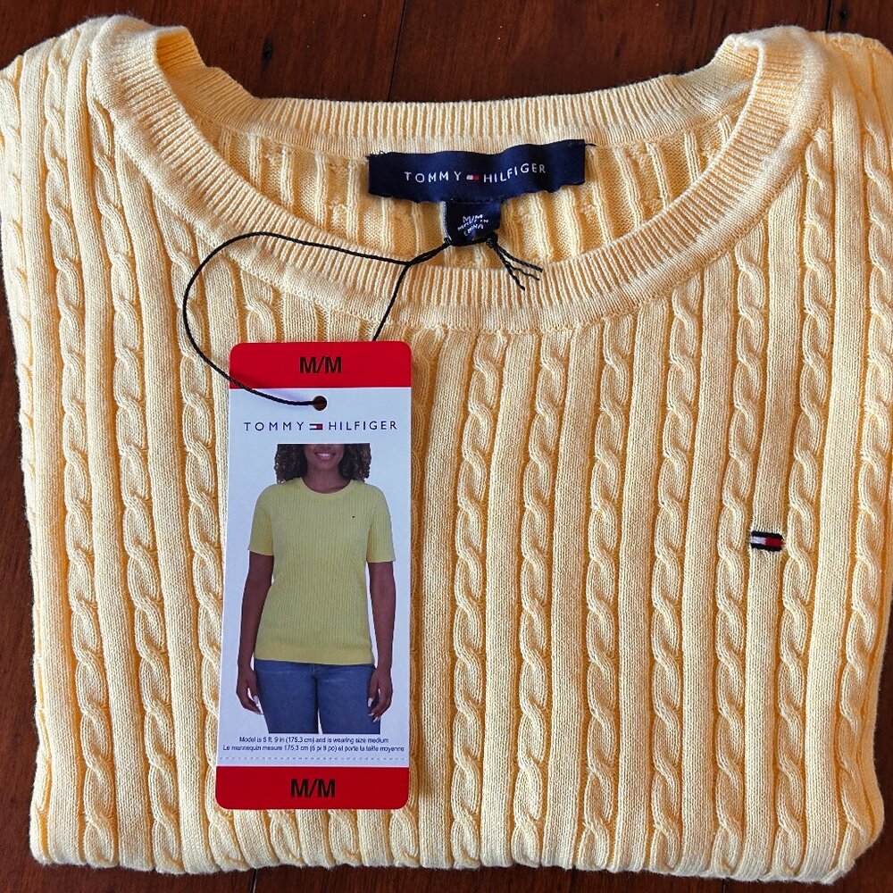NEW. Tommy Hilfiger Short Sleeve Cable Knit Sweater: Size M